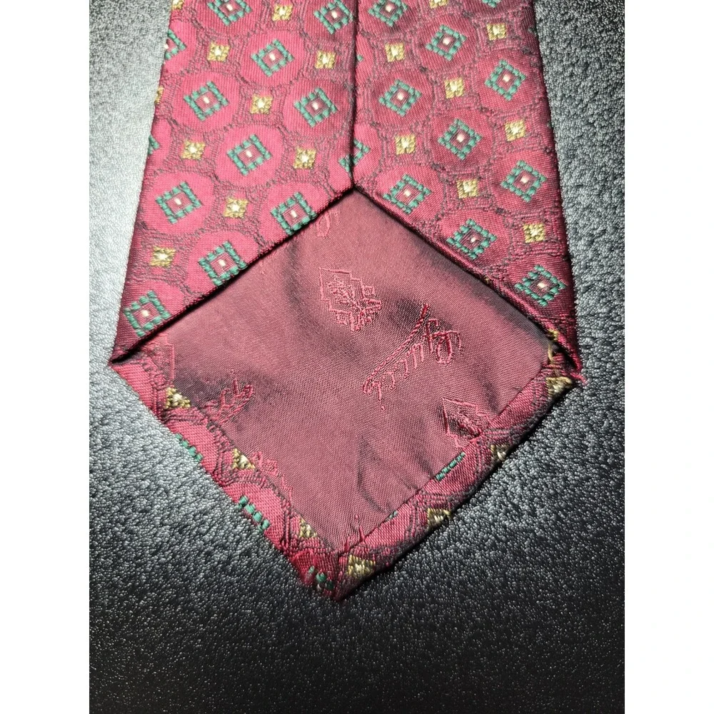 Gucci Men's Necktie Burgundy Geometric 100% Silk 3.75" x 58" Excellent - Picture 4 of 7
